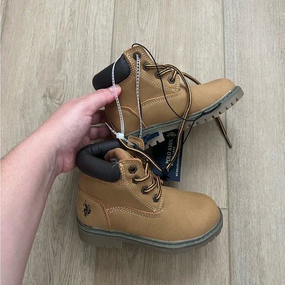 U.S. Polo Assn. Kids Tan Boots - Picture 1 of 7